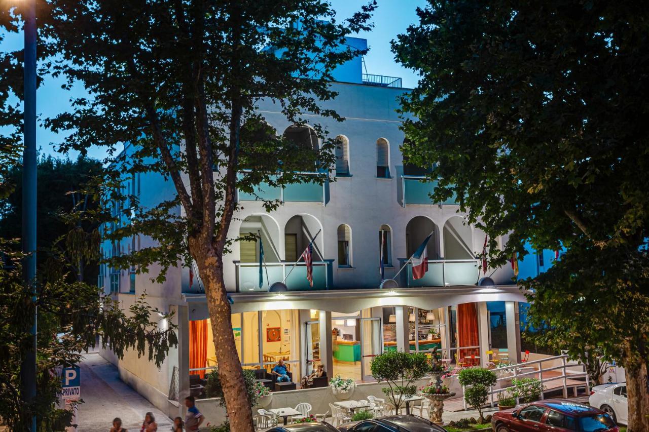 Hotel Admiral Cesenatico Εξωτερικό φωτογραφία
