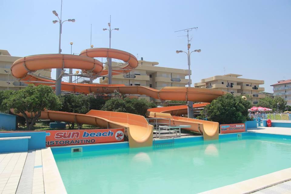 Hotel Admiral Cesenatico Εξωτερικό φωτογραφία